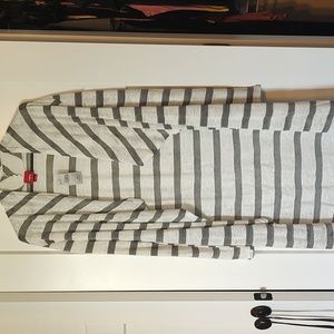 Daytrip nwt womens size medium duster long sleeve flyaway stripped cardigan